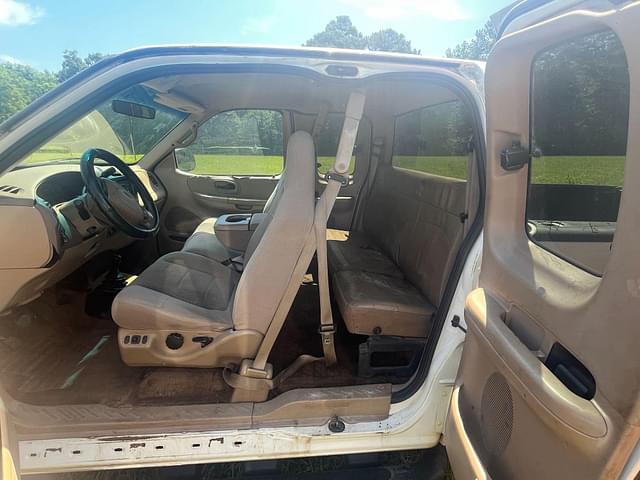 Image of Ford F-150 equipment image 3