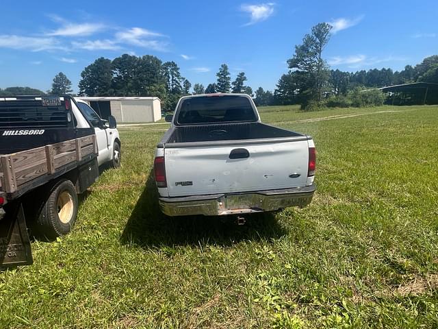 Image of Ford F-150 equipment image 1
