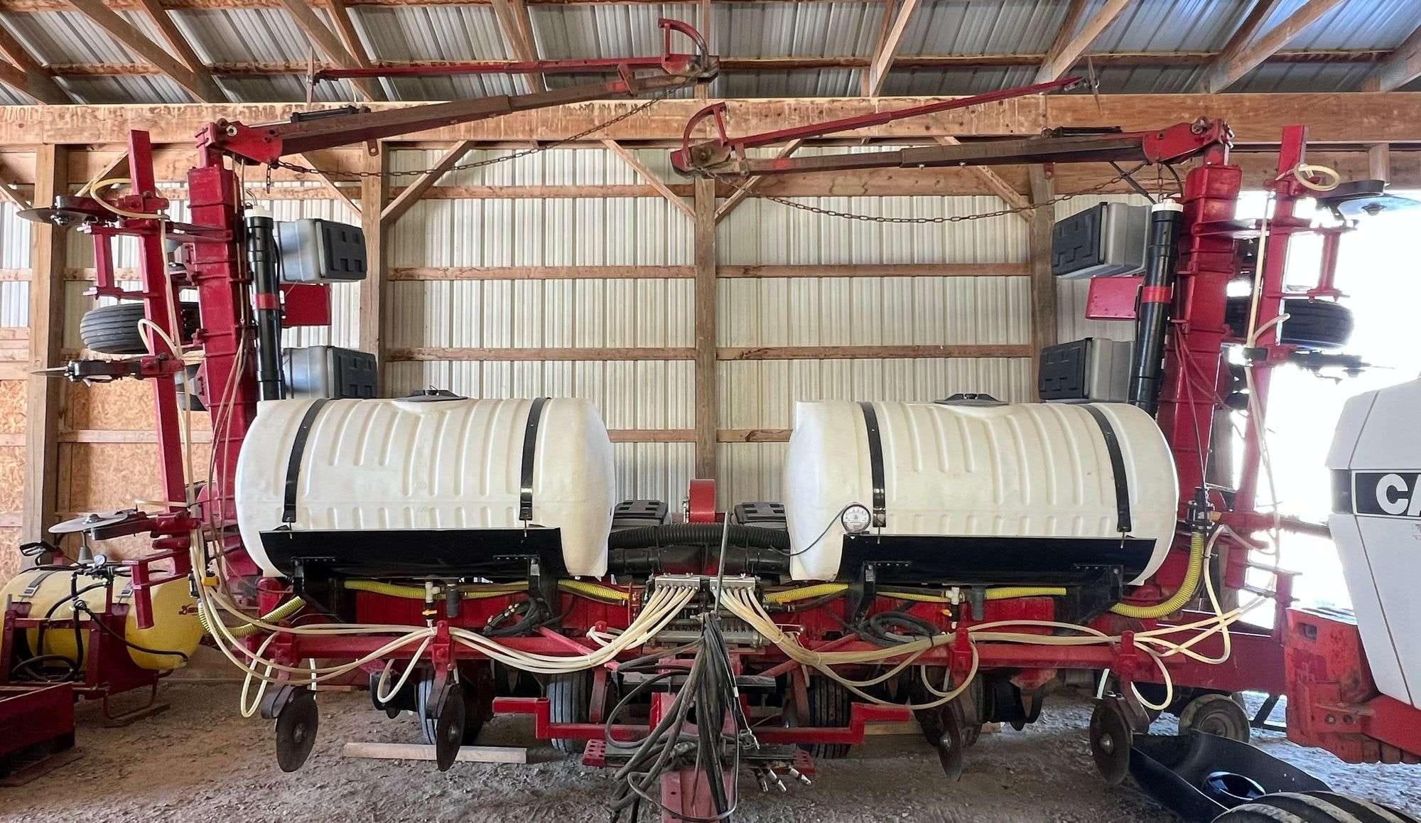 White 5100 Equipment Image0