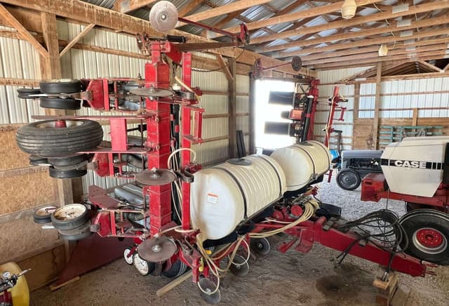 Image of White 5100 equipment image 1