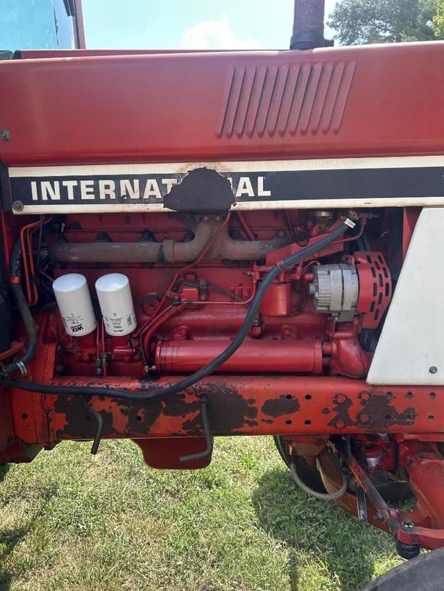Image of International Harvester 1586 equipment image 2
