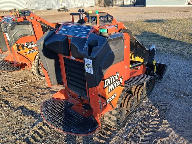 Image of Ditch Witch SK600 equipment image 4