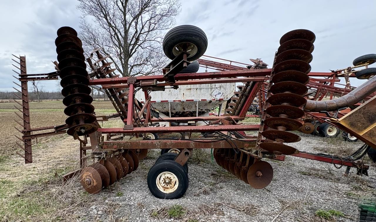 International Harvester 496 Equipment Image0