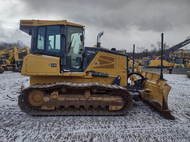 Image of John Deere 700L LGP equipment image 2