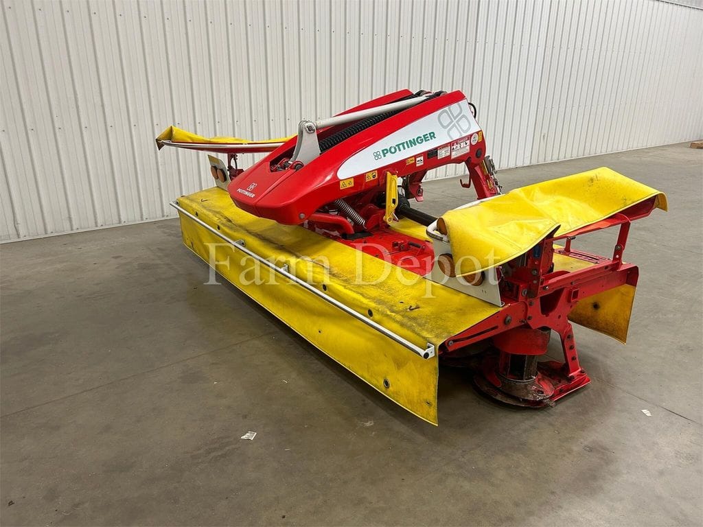 2022 Pottinger Novacat 351 Alpha Pro Equipment Image0