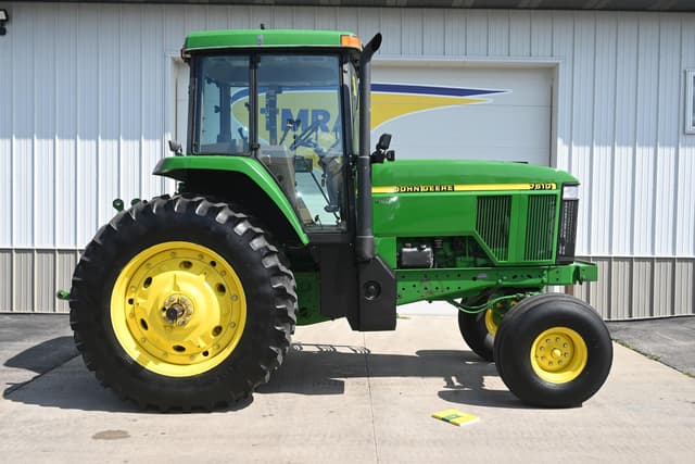 Image of John Deere 7610 equipment image 1