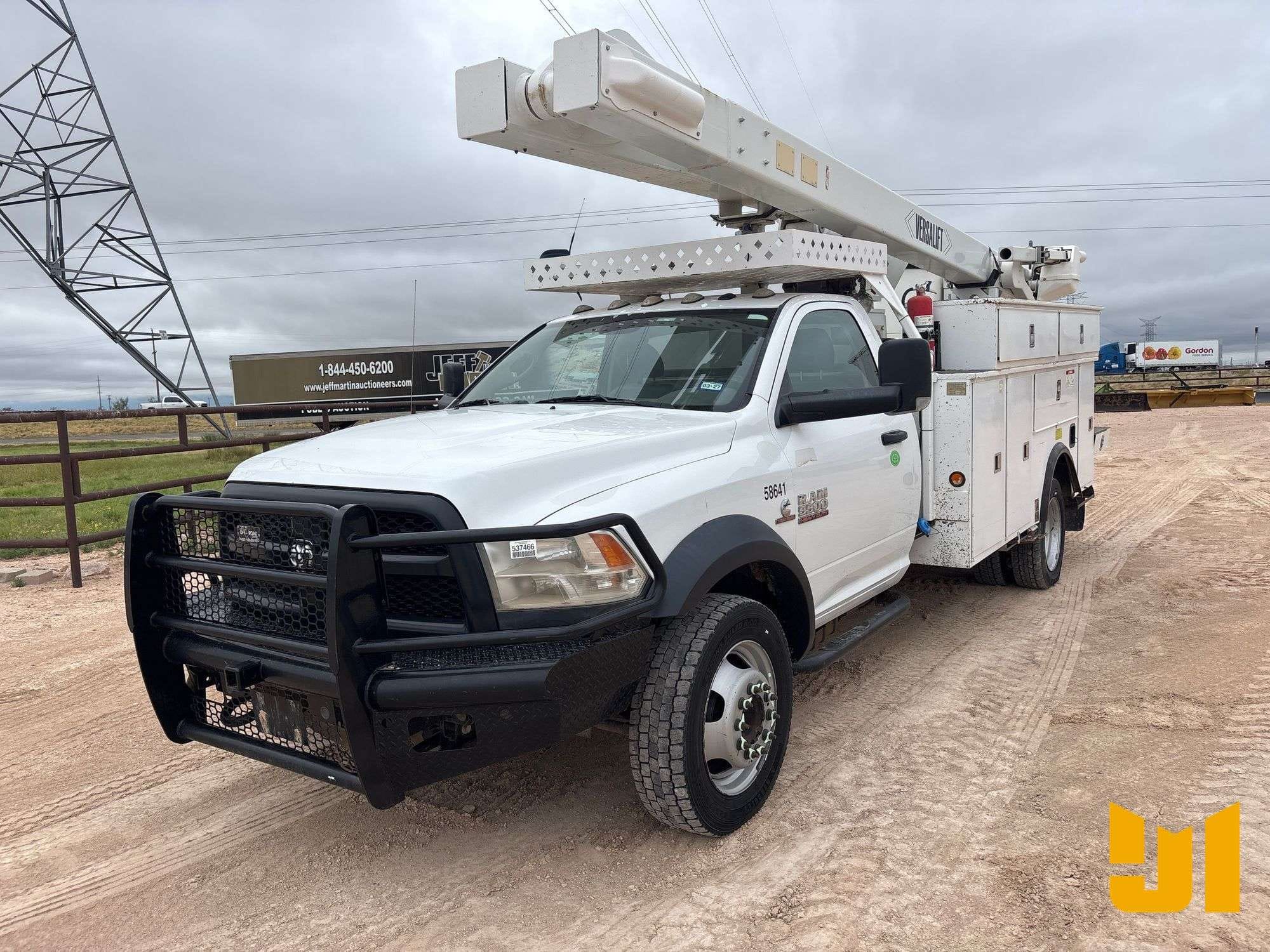 2017 Dodge Ram 5500 Equipment Image0