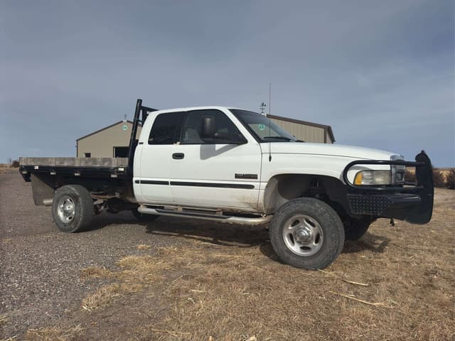 Image of Dodge Ram 2500 equipment image 2