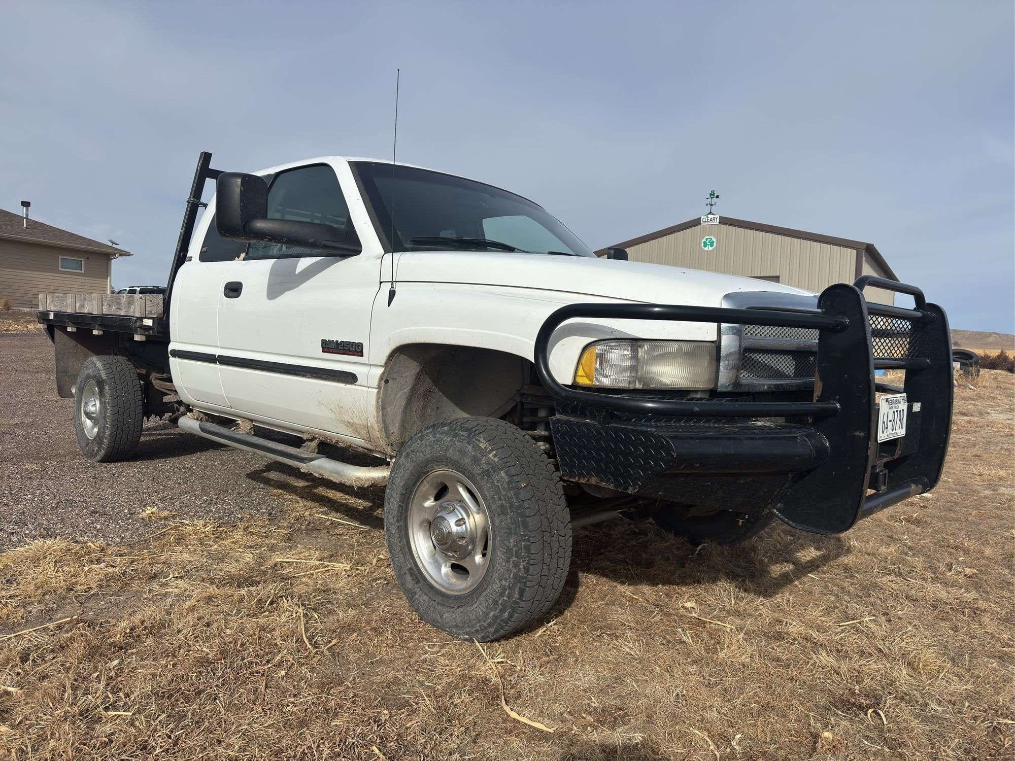 2001 Dodge Ram 2500 Equipment Image0
