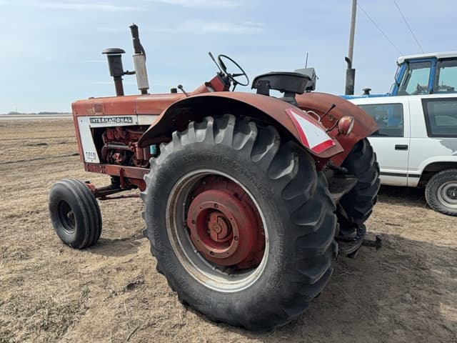 Image of International Harvester 806 equipment image 1