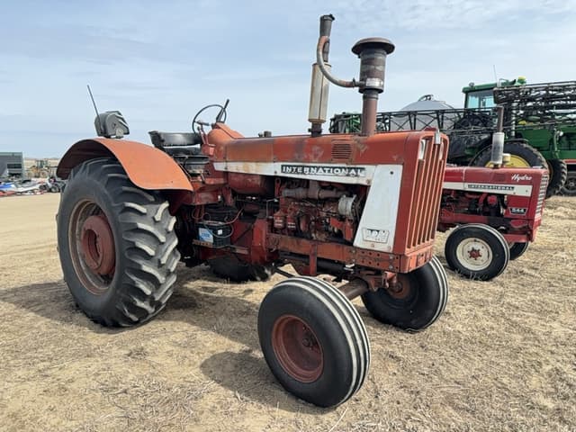 Image of International Harvester 806 equipment image 4