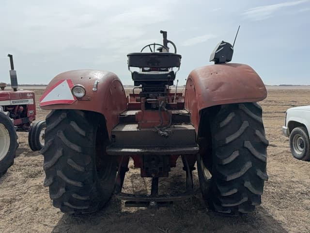 Image of International Harvester 806 equipment image 2