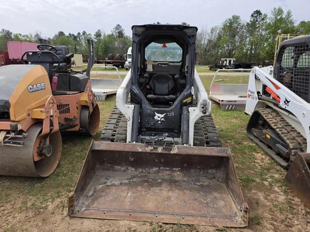 Image of Bobcat T66 equipment image 4
