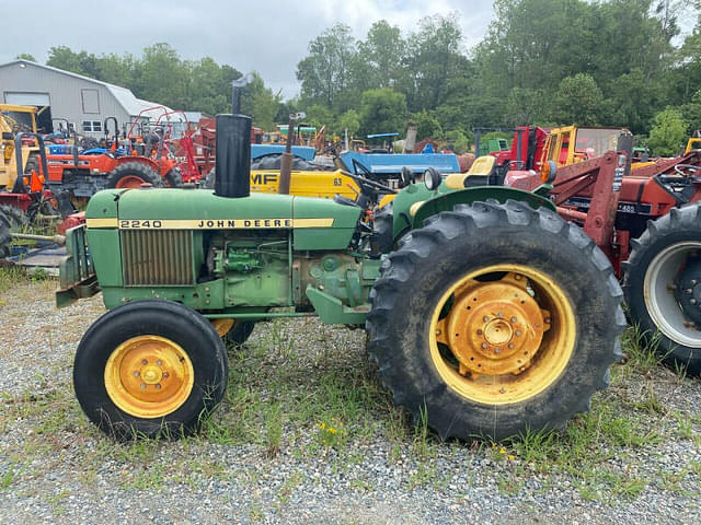 Image of John Deere 2240 equipment image 3