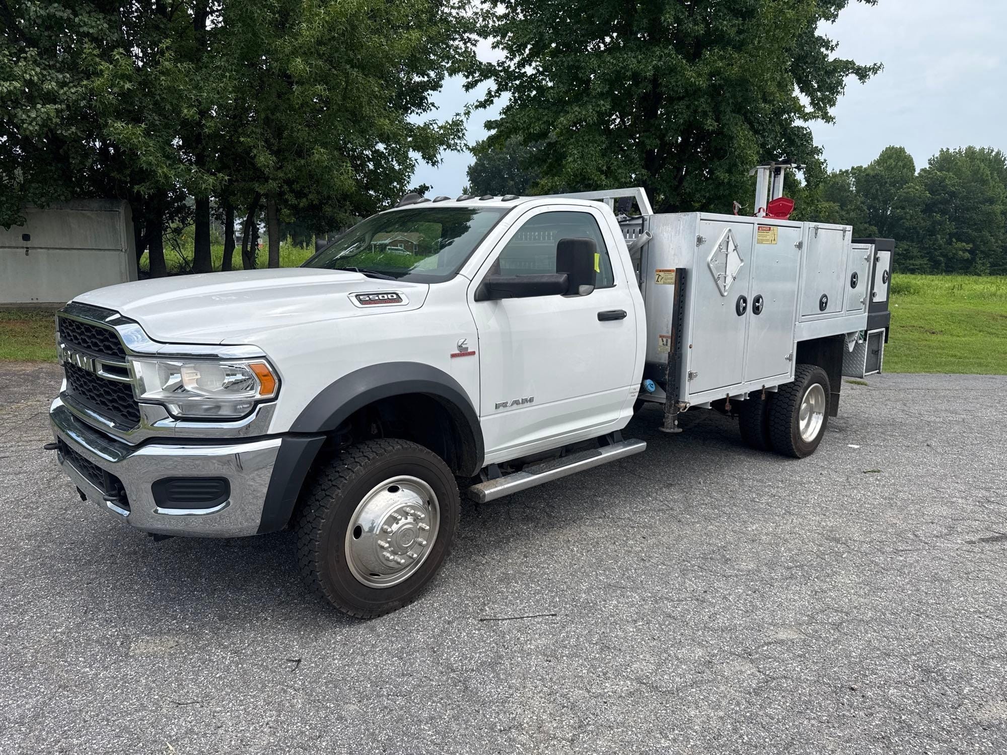 2019 Dodge Ram 5500 Equipment Image0