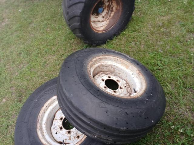 Image of Ford 8600 equipment image 3