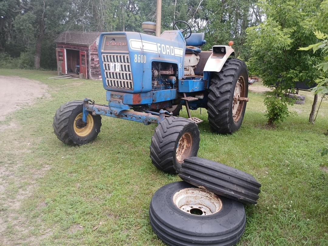 Image of Ford 8600 Primary image