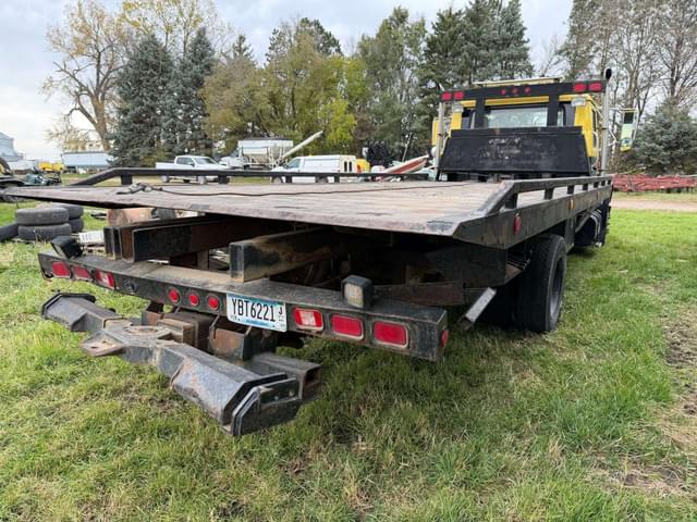 Image of International 4700 equipment image 3