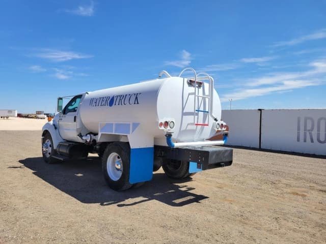 Image of Ford F-650 equipment image 2