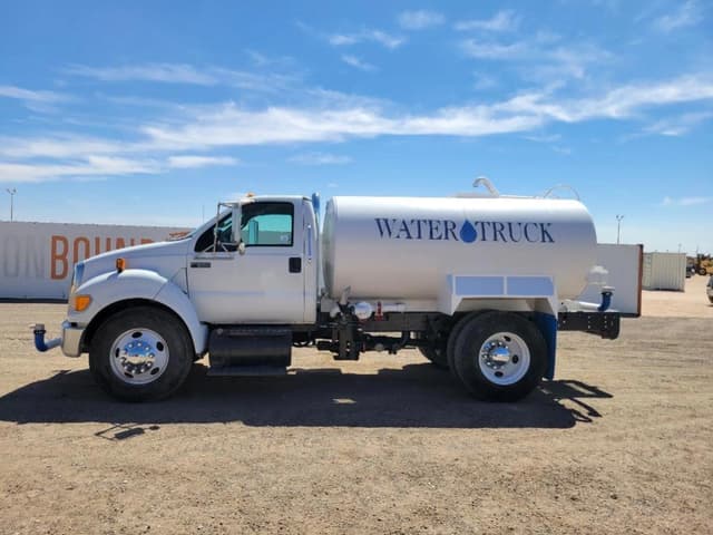 Image of Ford F-650 equipment image 1