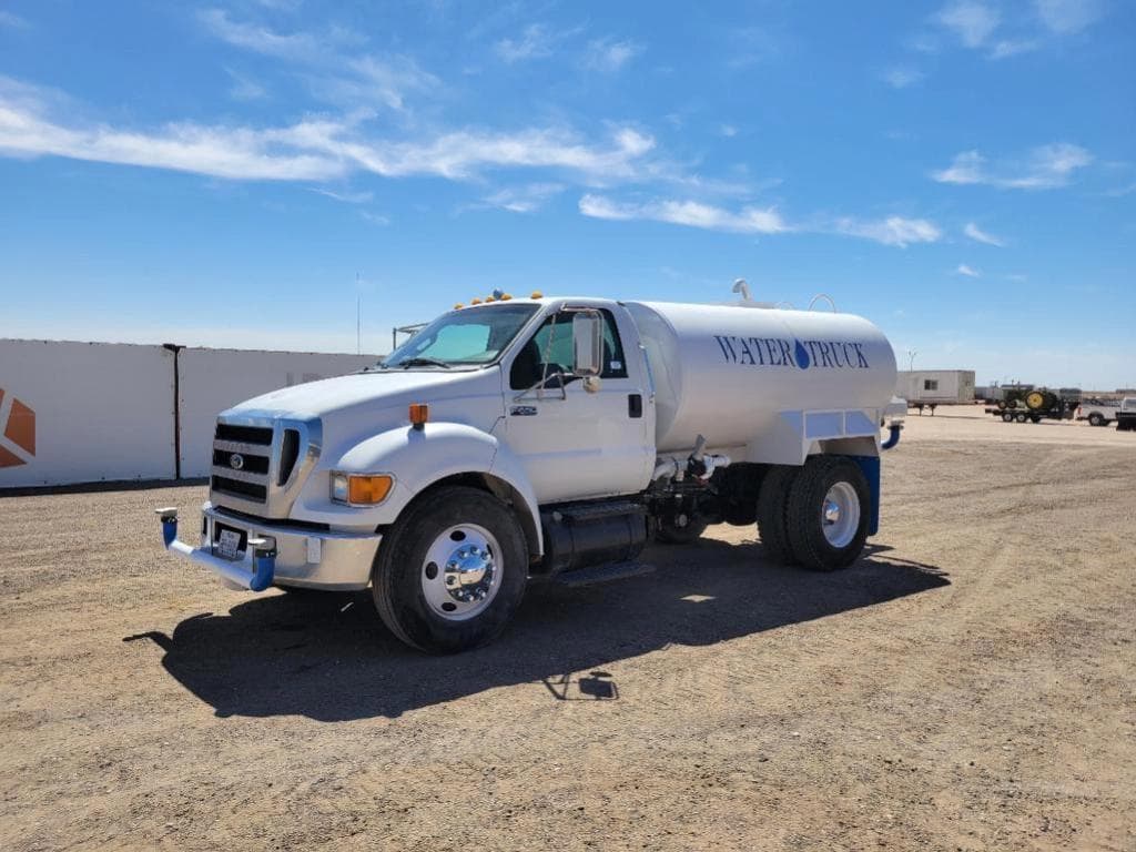 Image of Ford F-650 Primary image