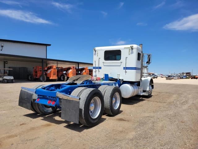 Image of Peterbilt 378 equipment image 4