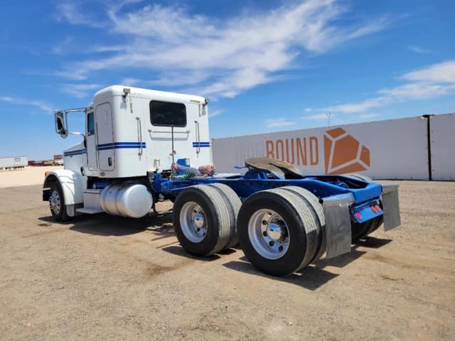 Image of Peterbilt 378 equipment image 2