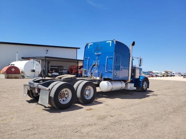 Image of Peterbilt 379 equipment image 4