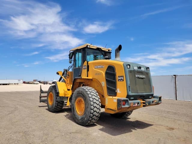 Image of Hyundai HL940 equipment image 2