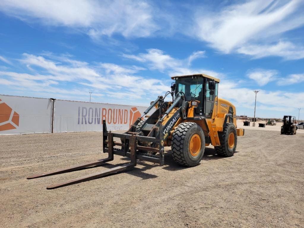 Hyundai HL940 Equipment Image0