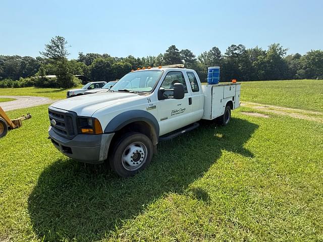 Image of Ford F-450 equipment image 1