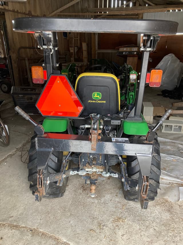 Image of John Deere 2320 equipment image 1