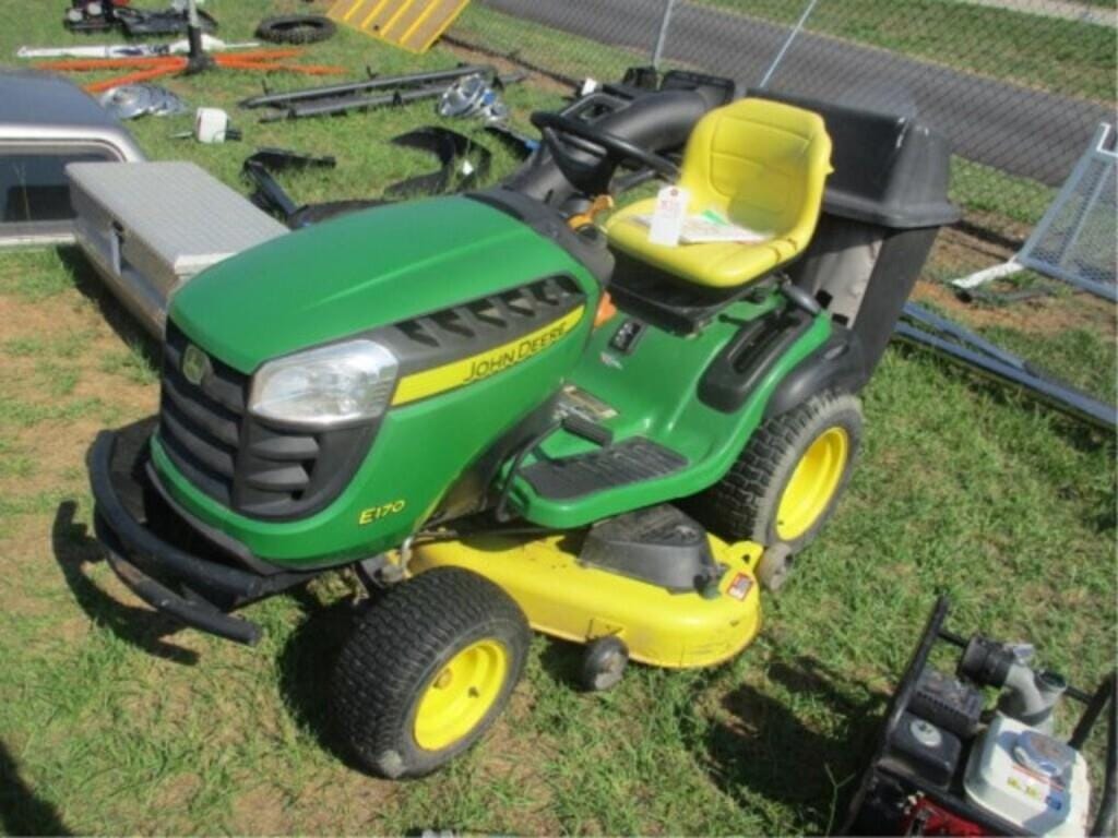 Main image John Deere E170