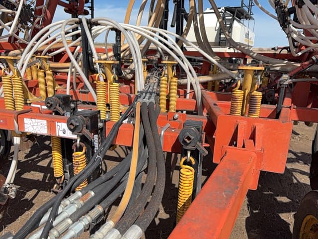 Image of Bourgault 5710 equipment image 4