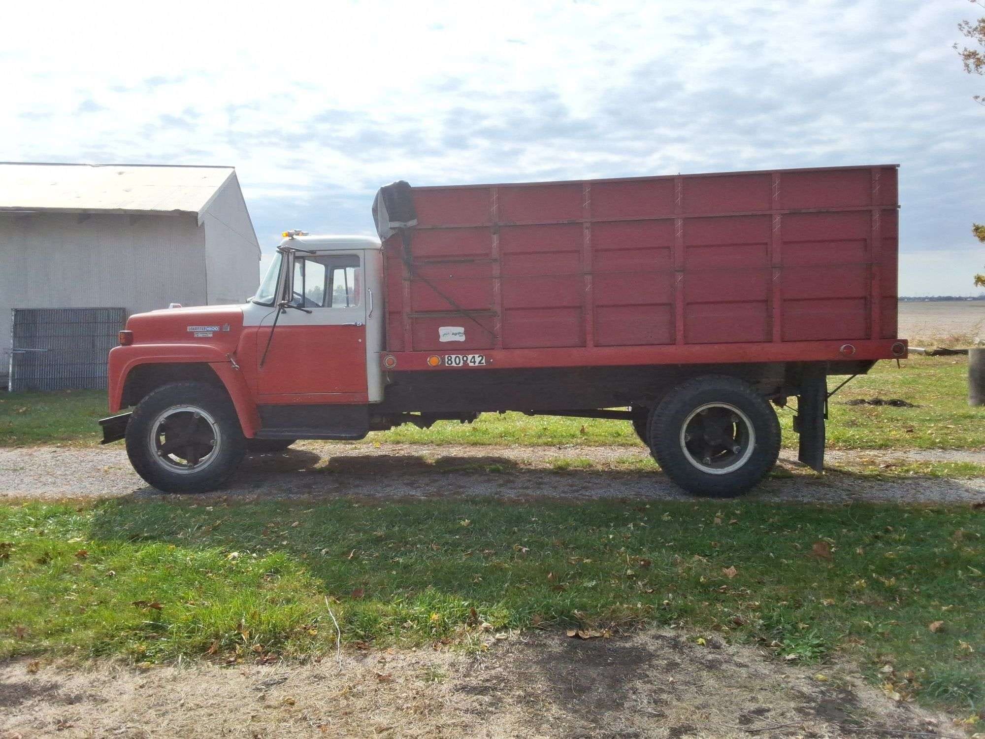 1974 International Loadstar 1600 Equipment Image0