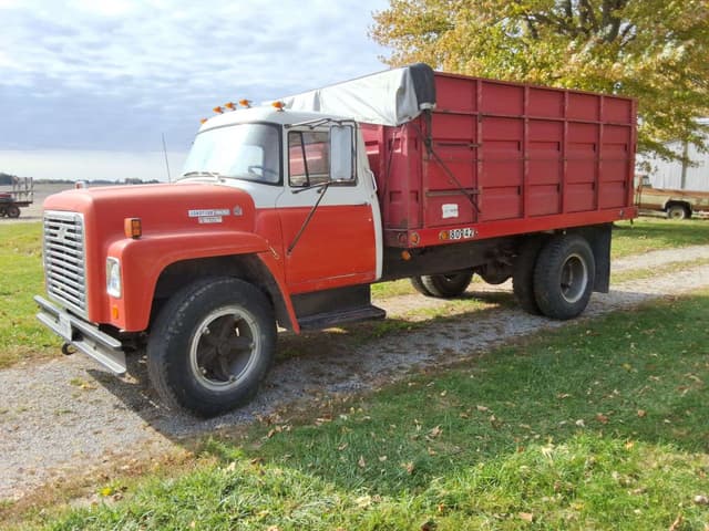 Image of International Loadstar 1600 equipment image 2