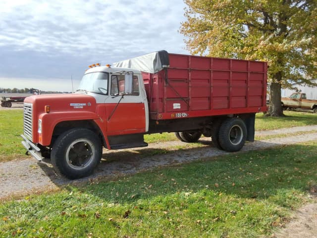 Image of International Loadstar 1600 equipment image 1