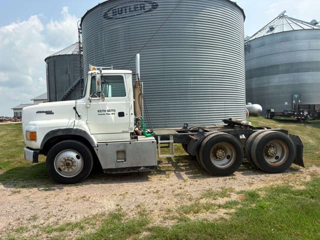 Image of Ford L9000 equipment image 1