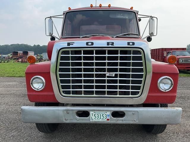 Image of Ford F-800 equipment image 2