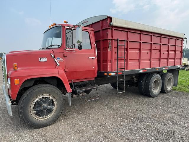 Image of Ford F-800 equipment image 1
