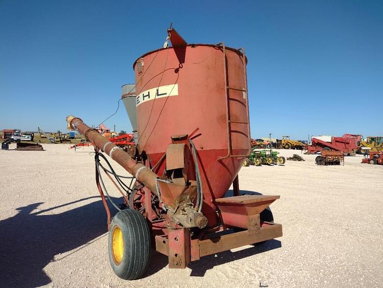 Gehl 65MX Hay and Forage Grinders/Mixers for Sale | Tractor Zoom