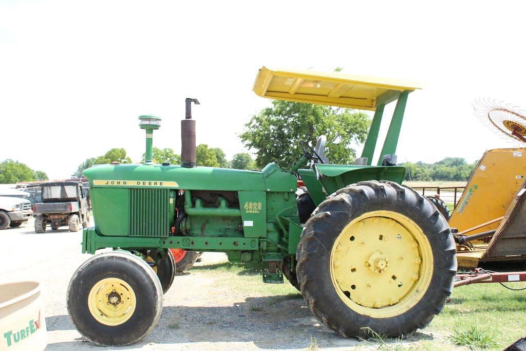 Image of John Deere 4020 Primary image