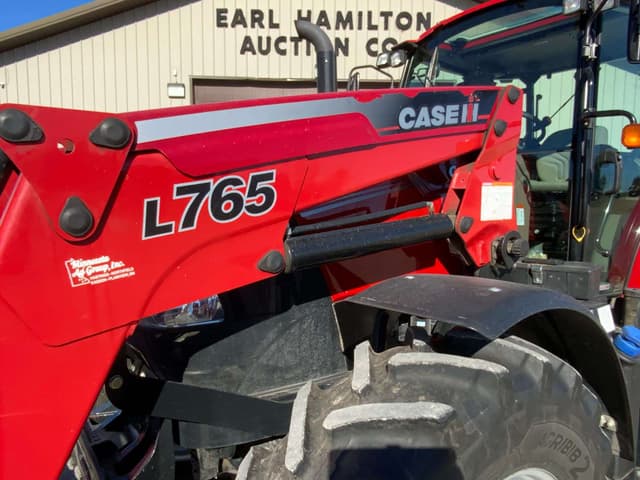 Image of Case IH Farmall 140A equipment image 4