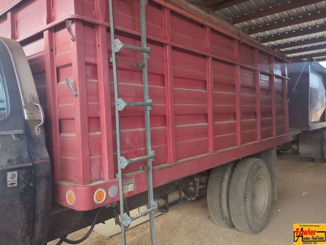 Image of GMC 6500 equipment image 2