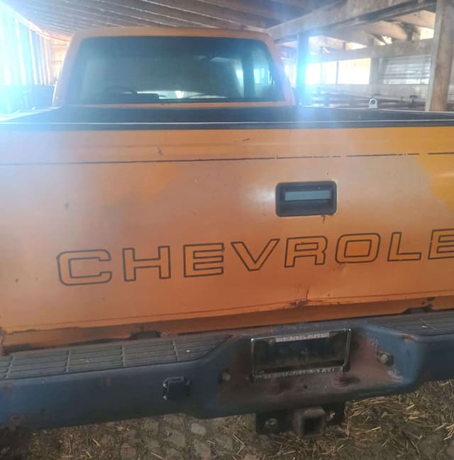 Image of Chevrolet 3500 equipment image 4