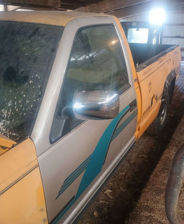 Image of Chevrolet 3500 equipment image 1