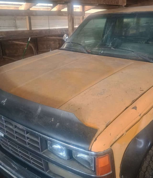 Image of Chevrolet 3500 equipment image 3