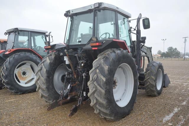 Image of Massey Ferguson 6270 equipment image 2