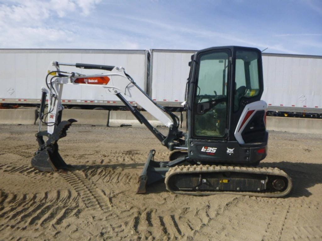 Main image Bobcat E35