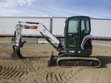 Main image Bobcat E35